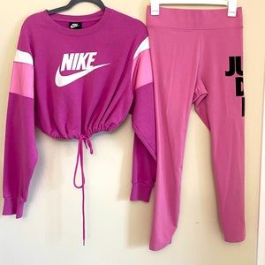 Gently used Nike 2 piece set size M